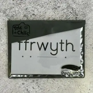 Tric a Chlic Cam 3 – Waled Cardiau Llwyd tywyll