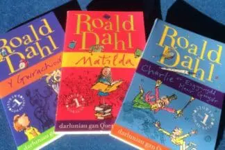 Pecyn Roald Dahl 4 (Matilda/Y Gwrachod/Charlie a’r Esgynnydd Mawr Gwydr)